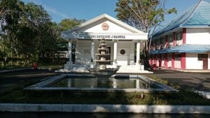 Gedung Desmond J Mahesa